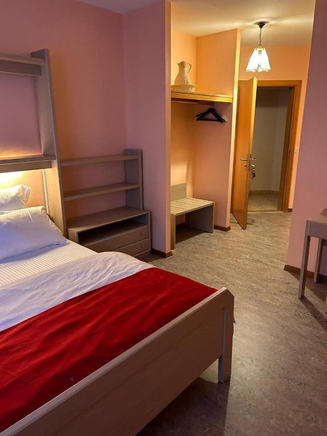 Hotel Edirol Vouvry Экстерьер фото